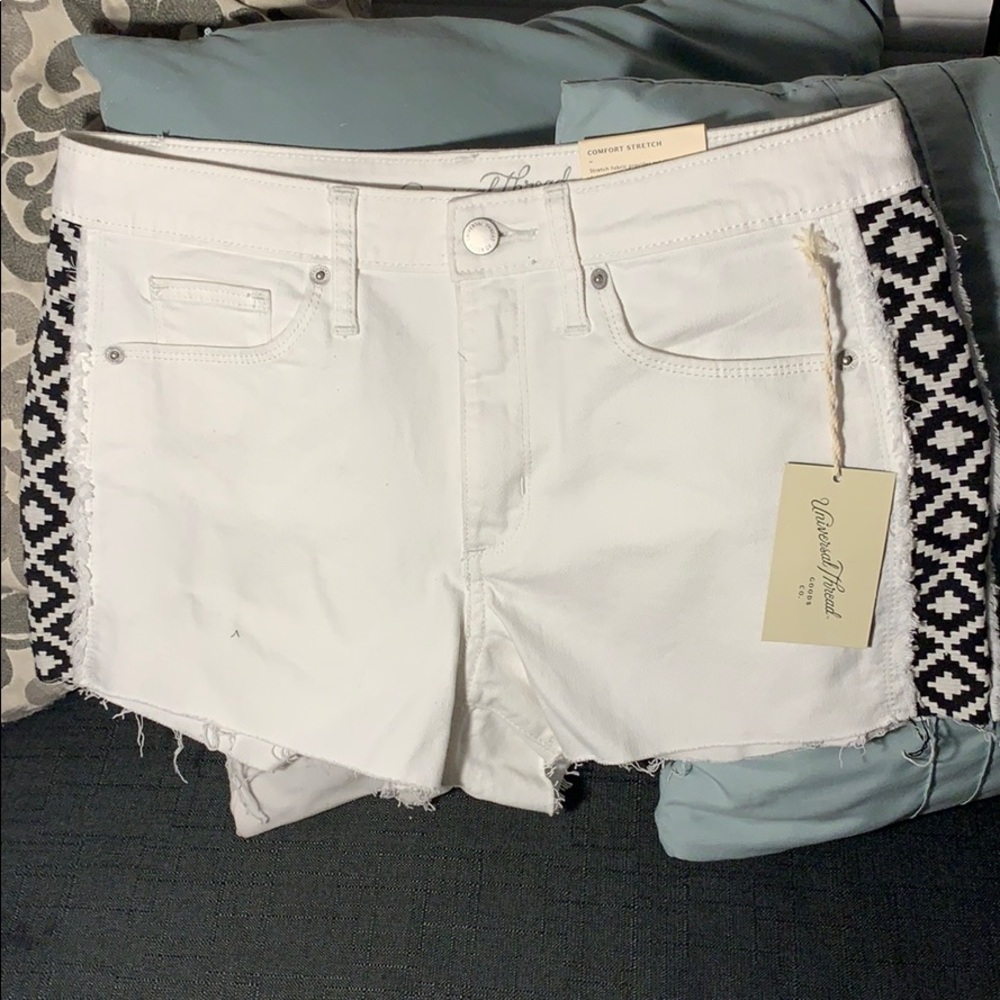 Aztec print white shorts